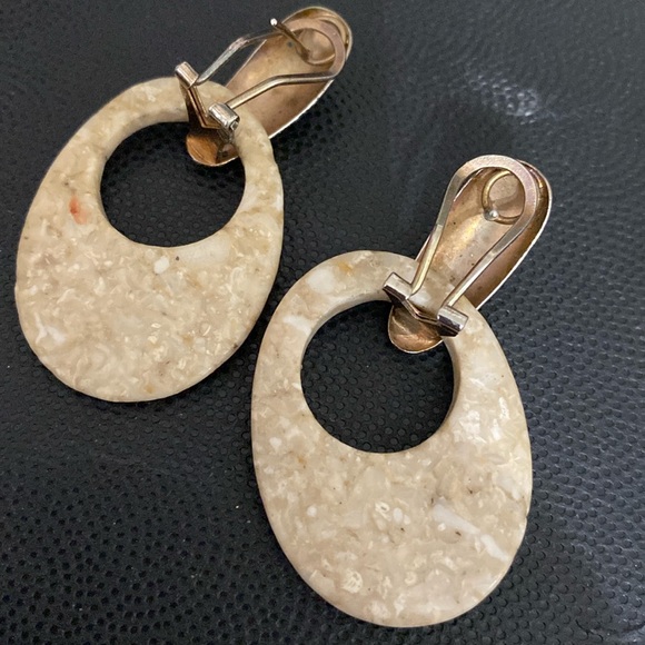 Vintage Acrylic Cream porcelain style & Gold Tone dangling Pierced earrings - Picture 3 of 7